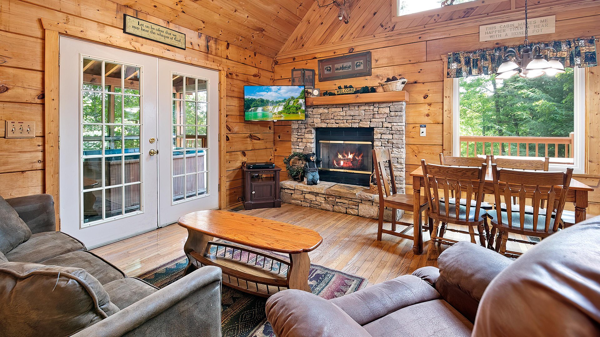 at hooked on bears a 2 bedroom cabin rental located in pigeon forge