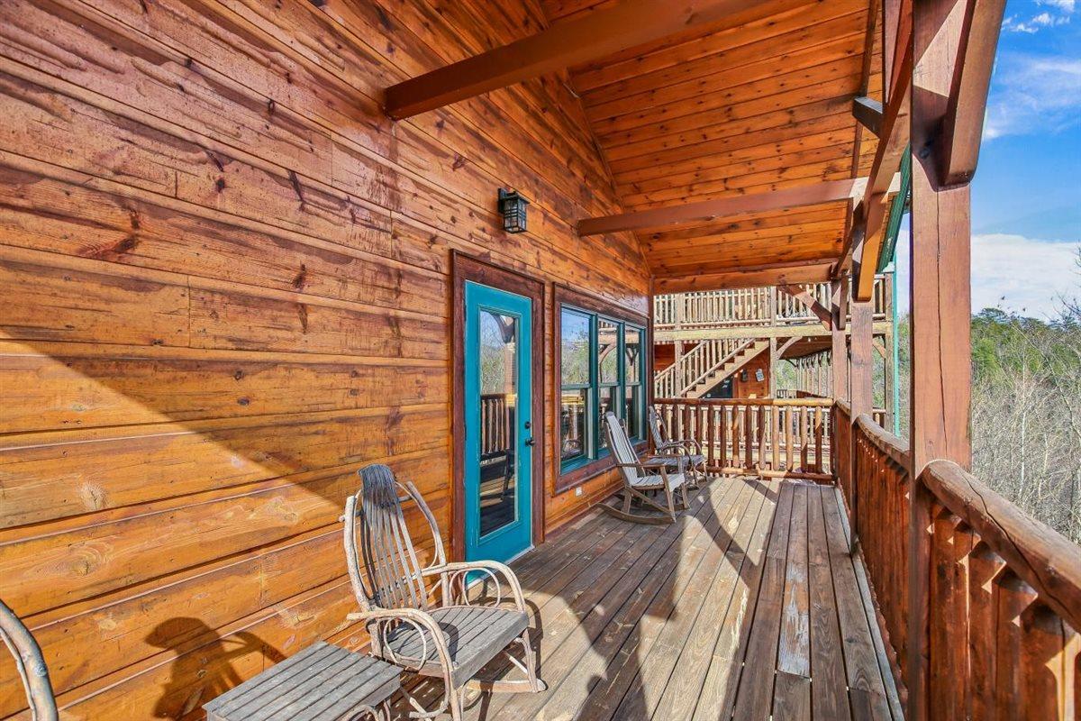 06Balcony