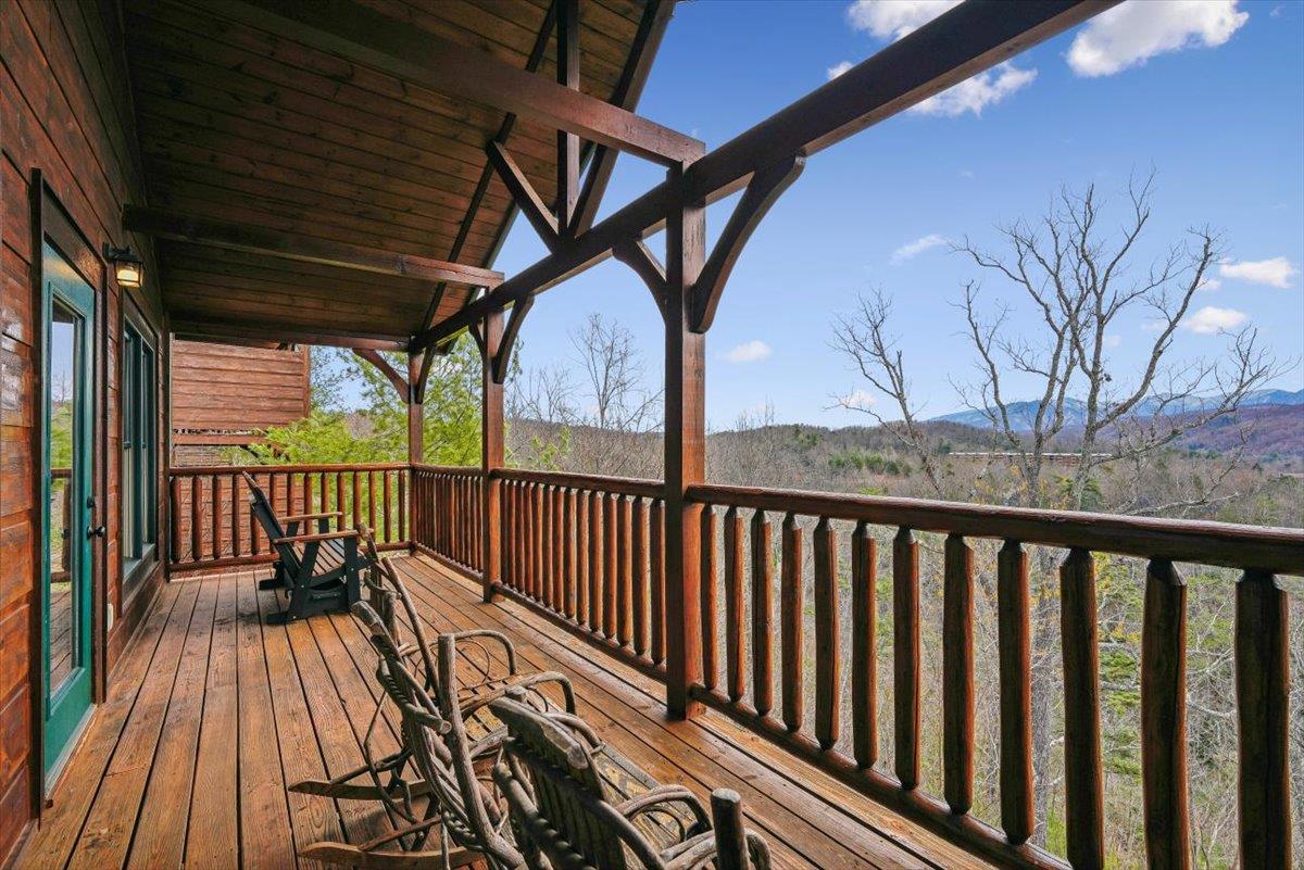 02Balcony