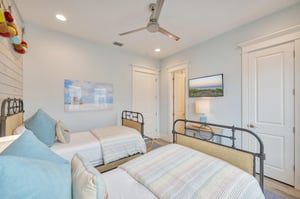 Twin Bedroom, 1st Floor