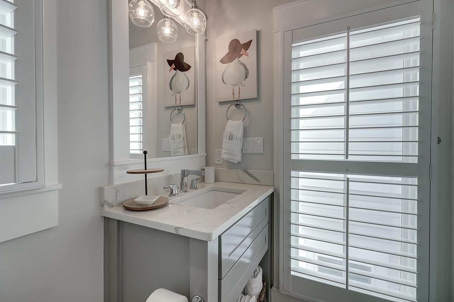 2nd Floor TwinTwin, TwinQueen Bunk Room