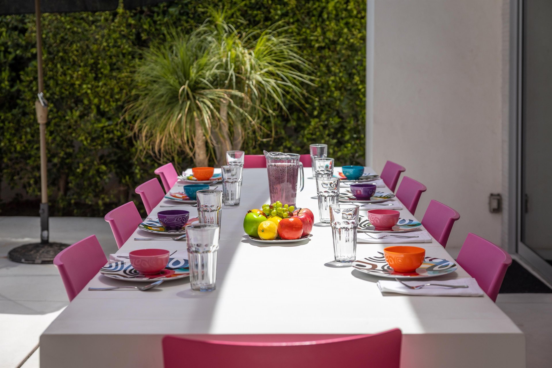 Al fresco dining for ten