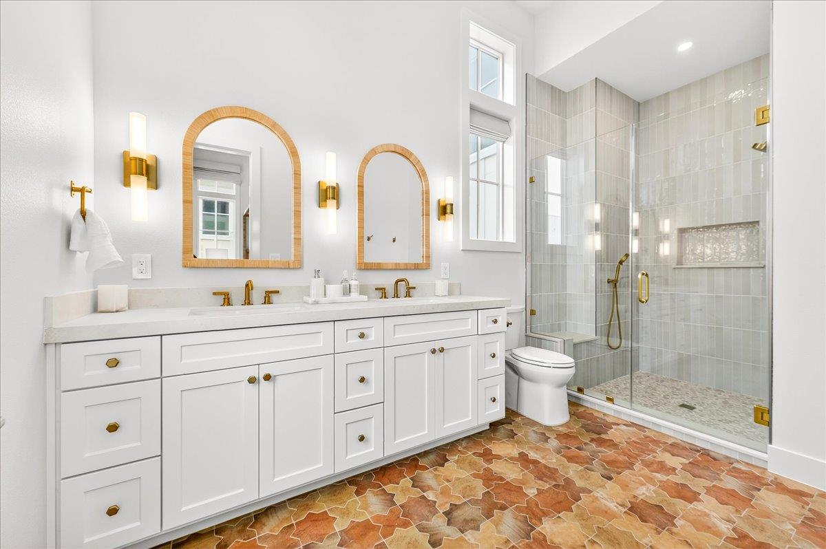 2nd Floor, Primary King Bathroom