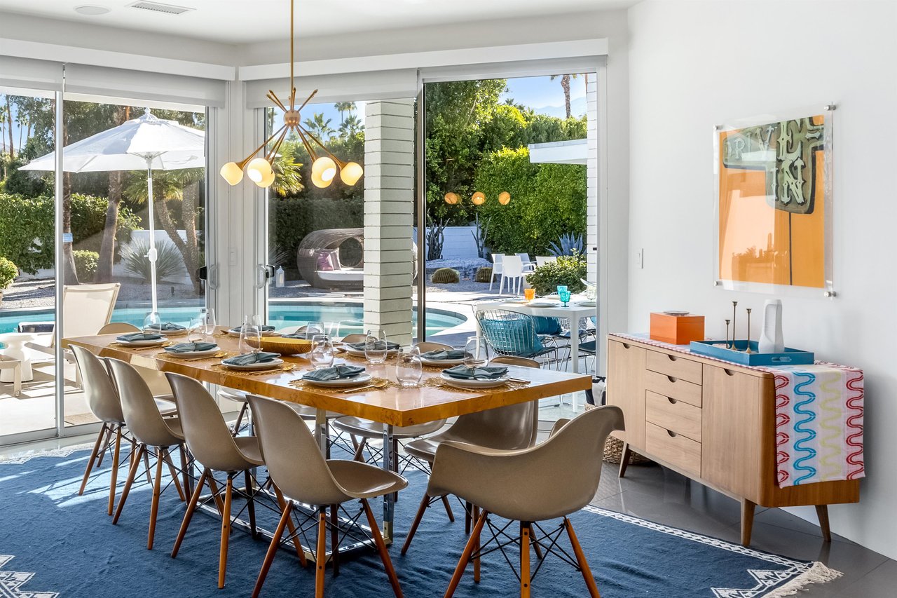 Indoor dining for 10