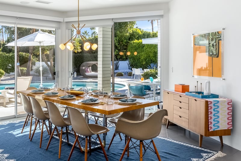 Indoor dining for 10