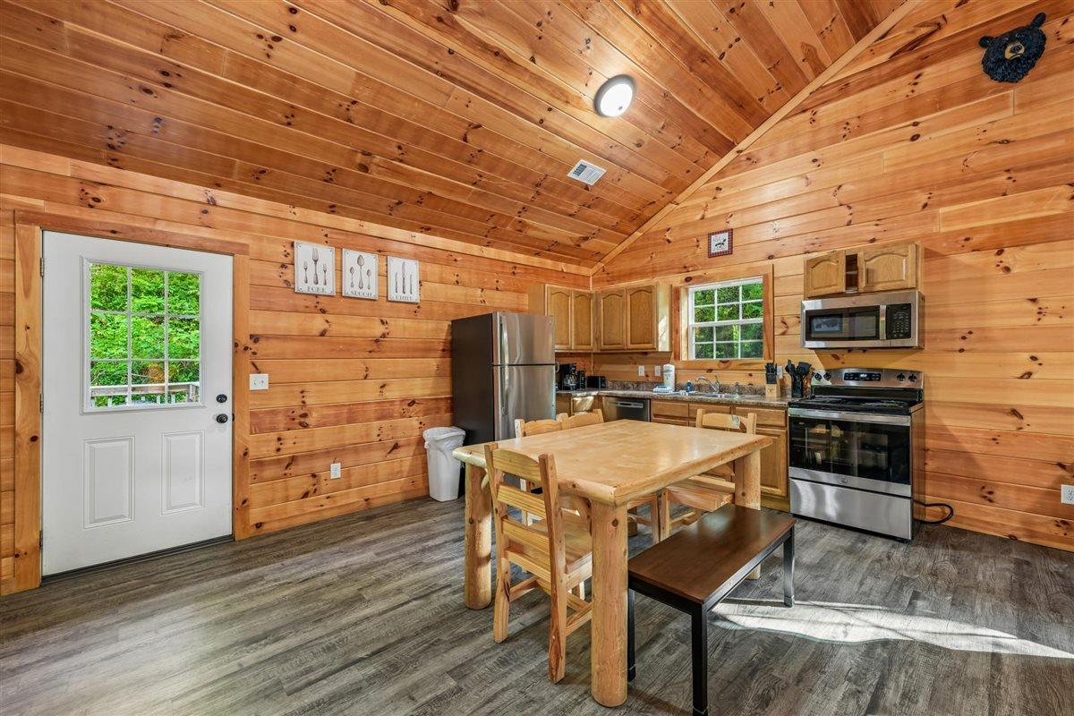 16Kitchen