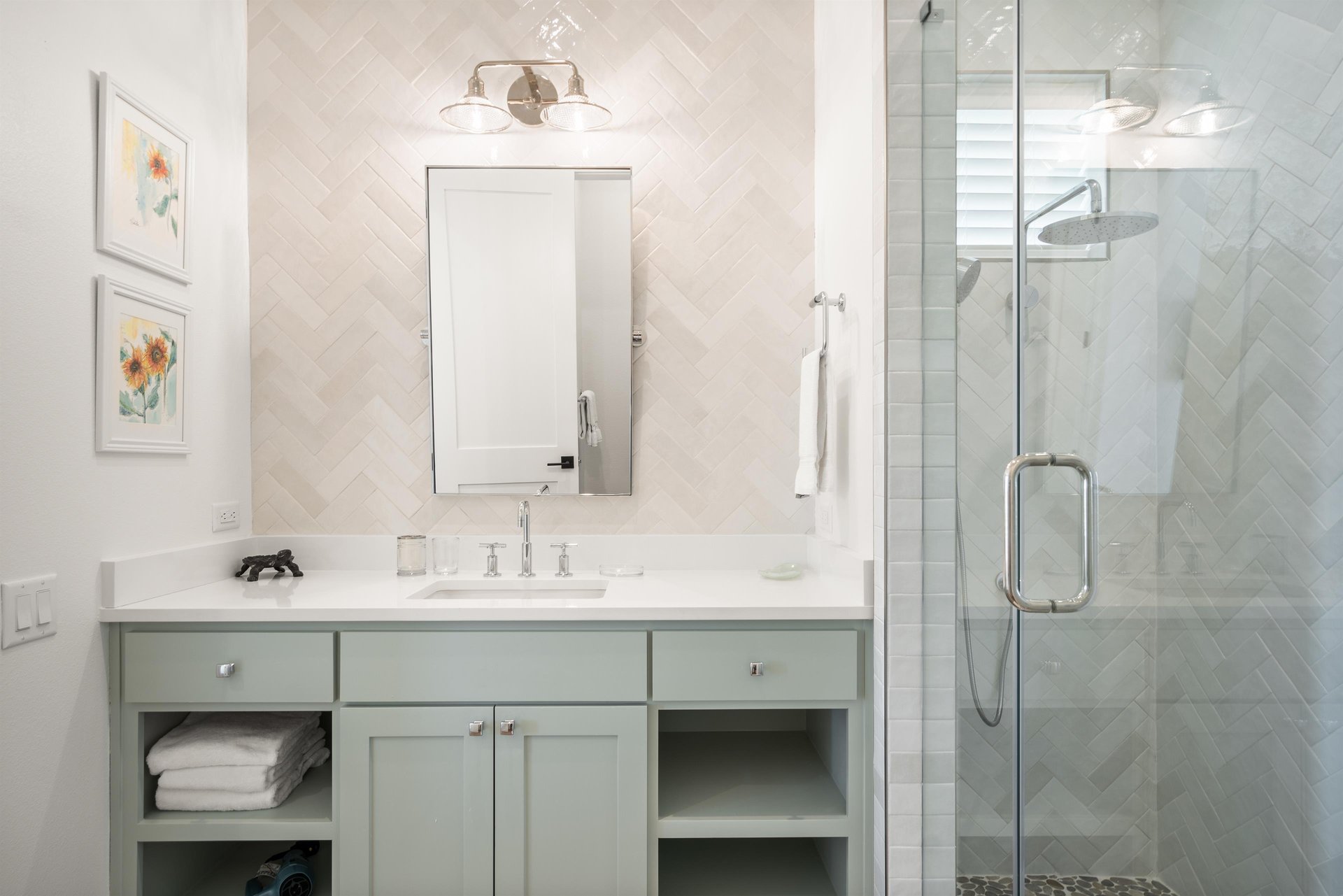 Primary King Bathroom, 2nd Floor