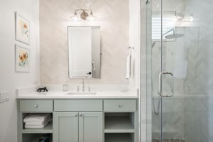 Primary King Bathroom, 2nd Floor