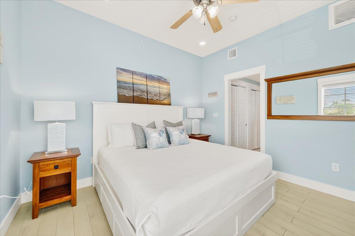 1st Floor, King Bedroom