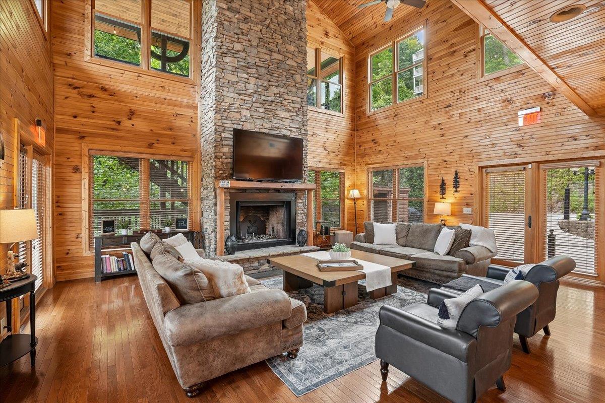 007Living Room
