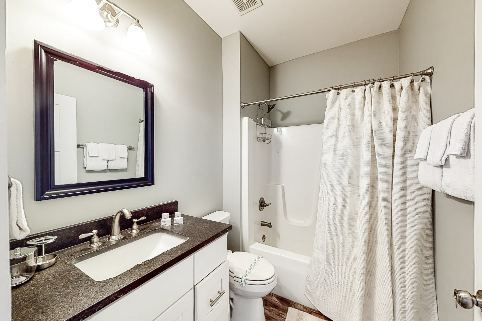 Albacore Bungalow 24