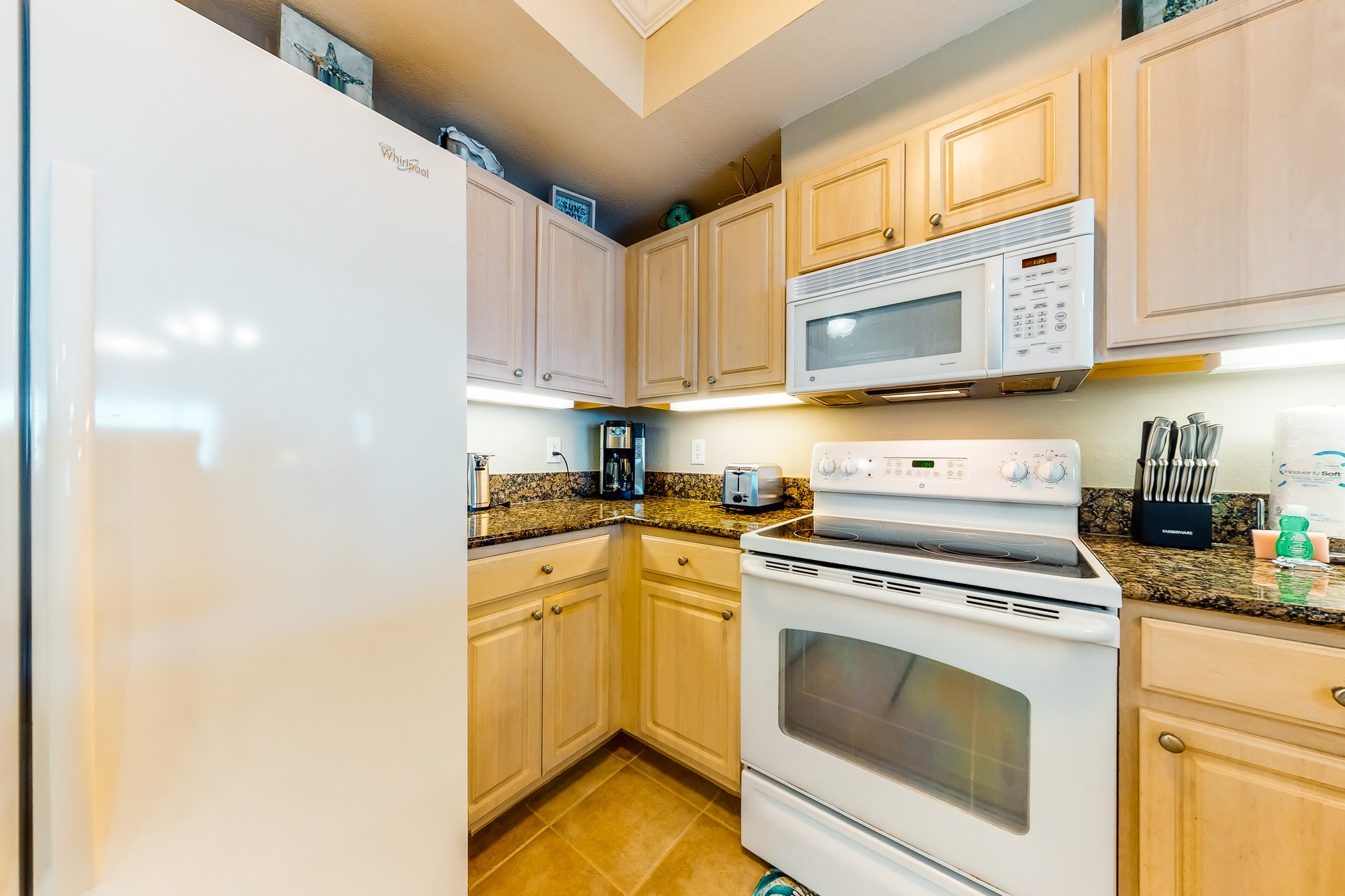 Crystal Tower 1004 10