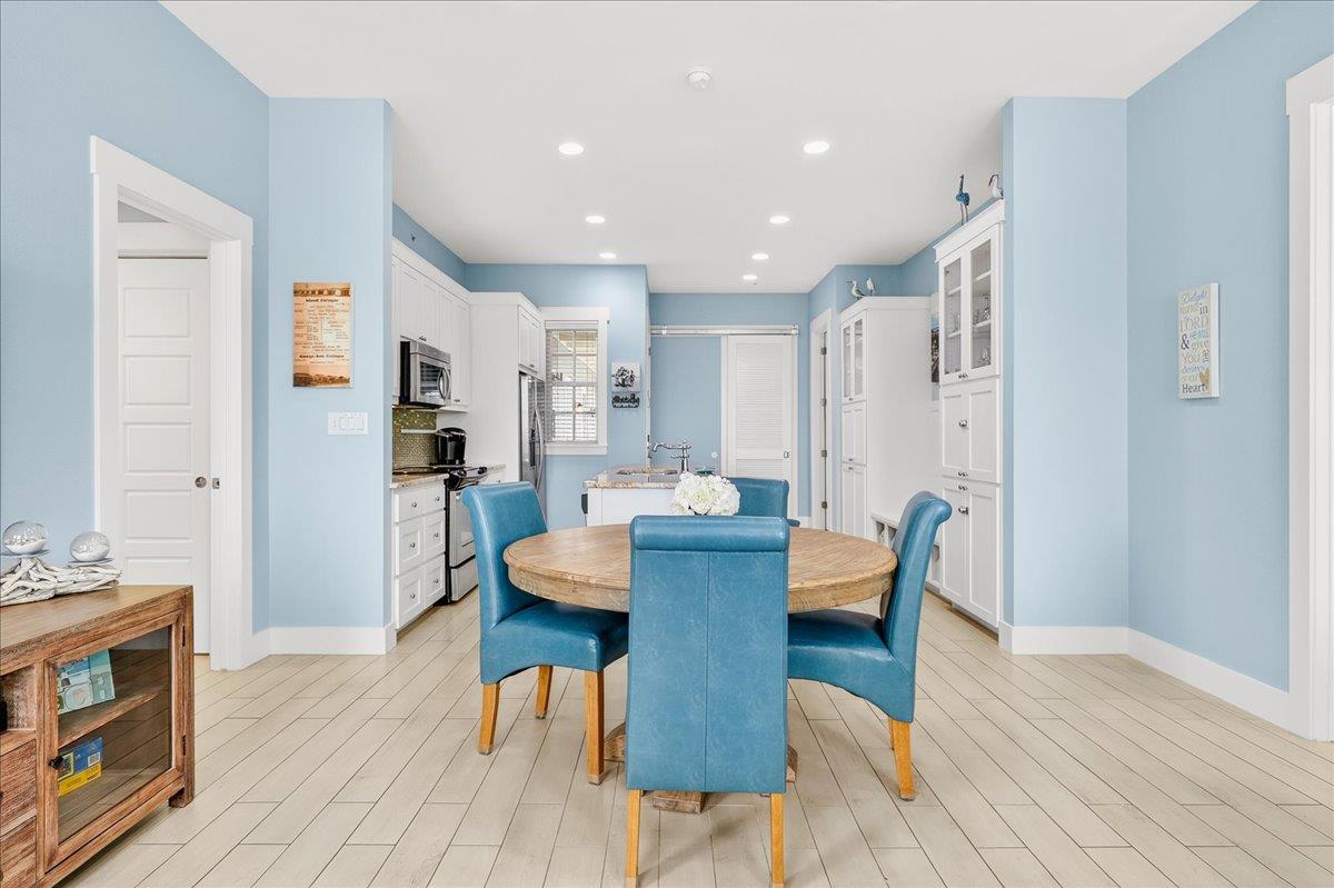 1st Floor, Dining Area