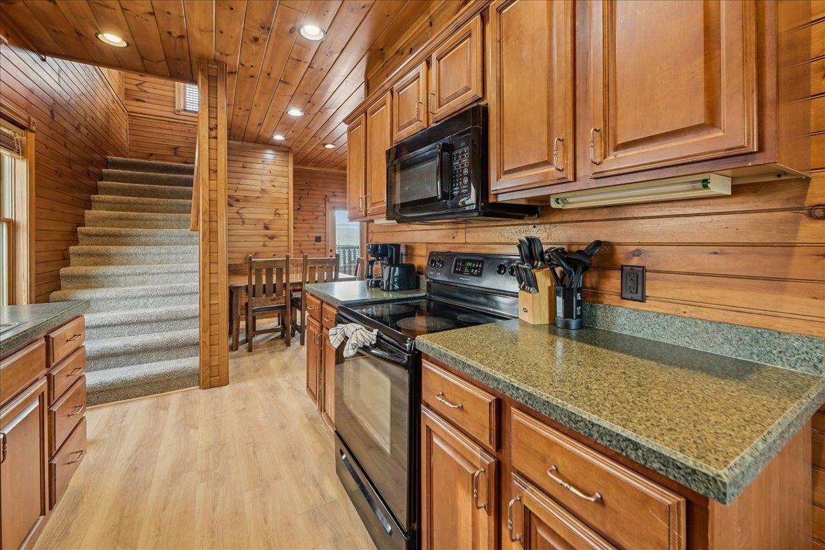 14Kitchen