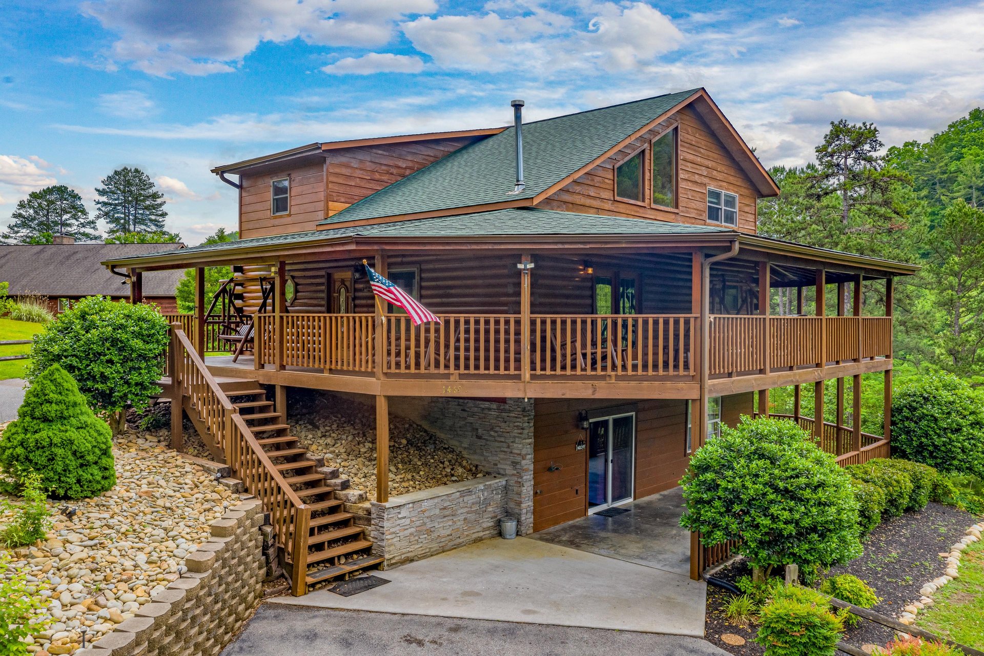 Almost Bearadise, a 4 bedroom cabin rental located in Pigeon Forge