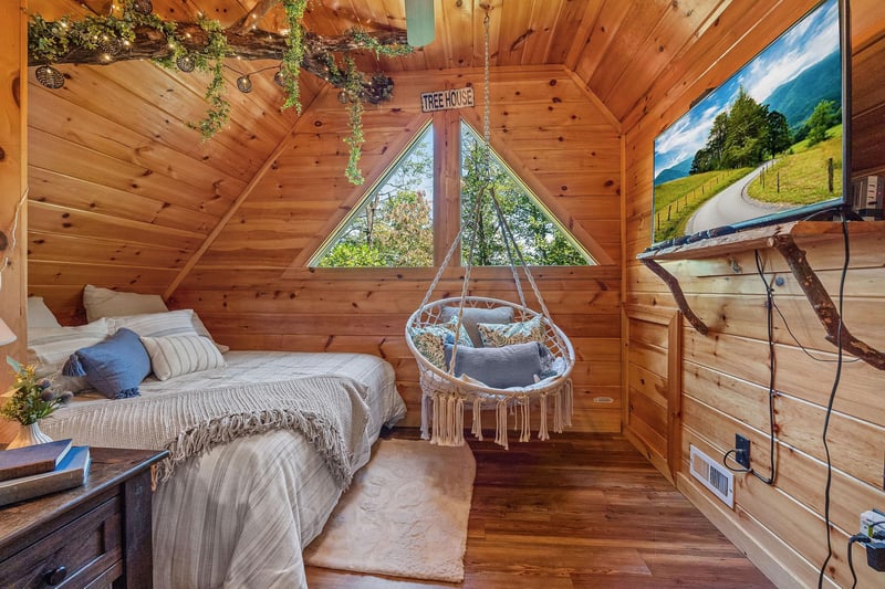 Hanging hammock seat