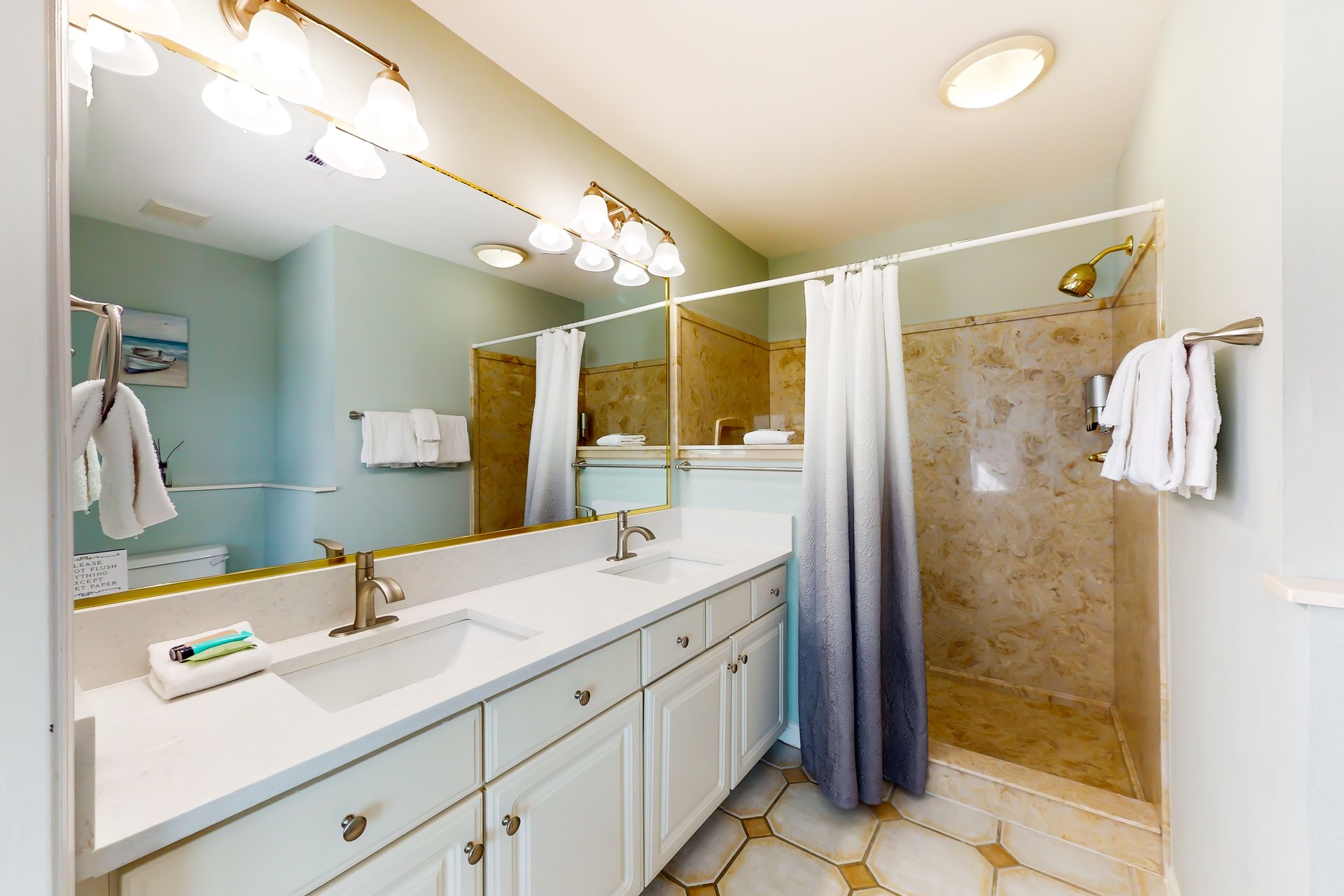 Destination Paradise 33