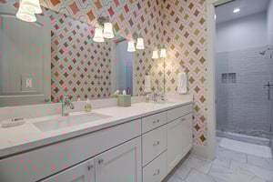 Shared Bathroom, 2nd Floor