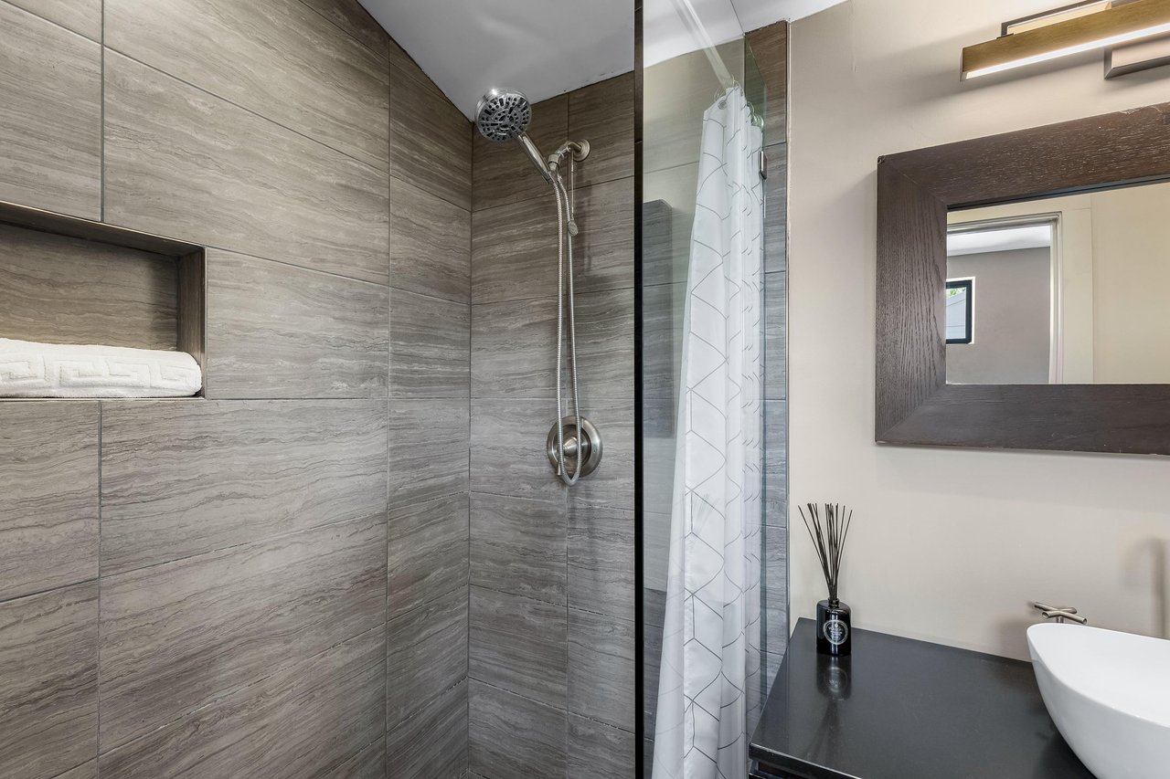 Guest shower