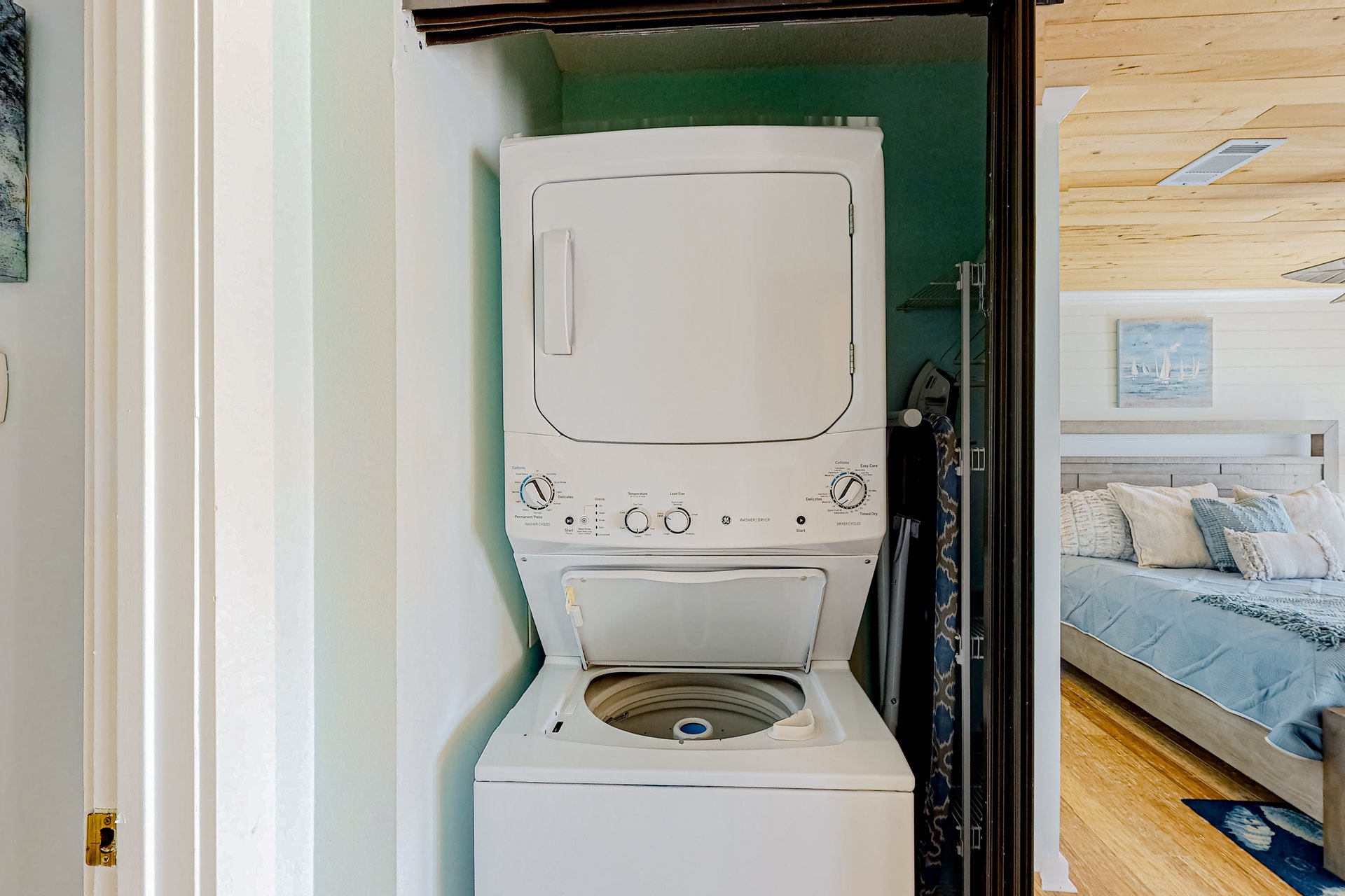 Costa Del Sol A7 Livin it Up 24