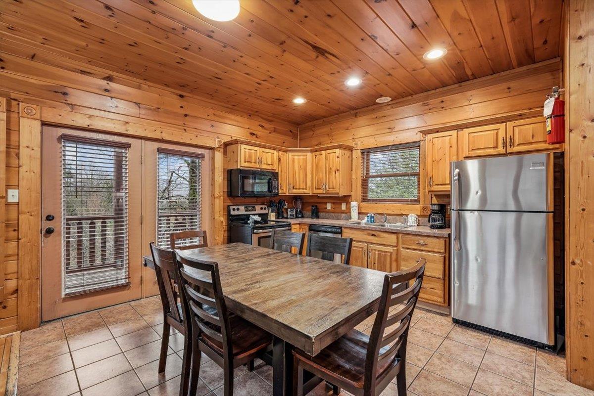 04Kitchen