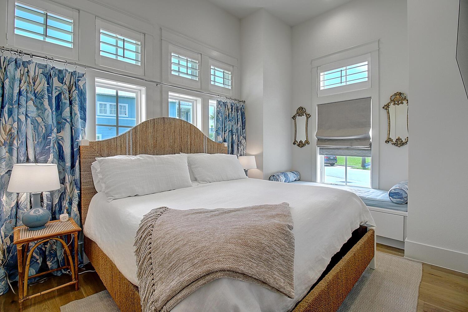 King Bedroom, 1st Floor