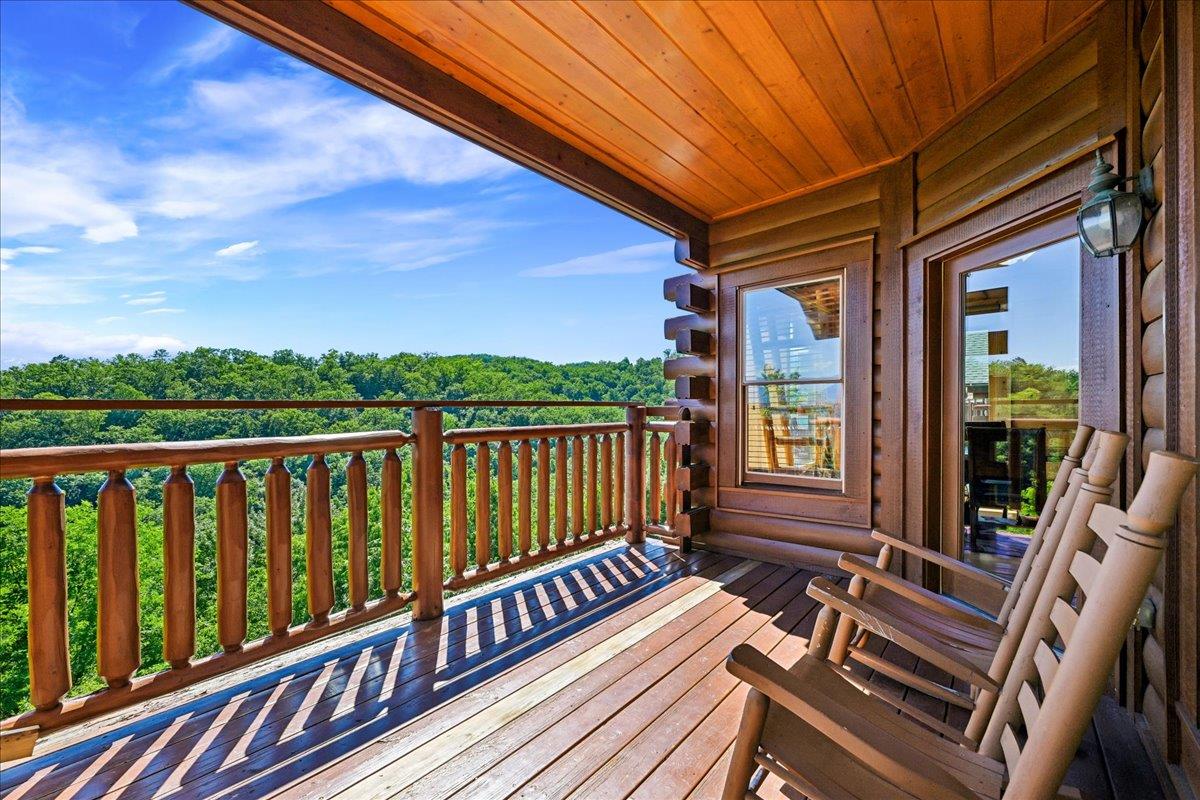 Main LevelBalcony