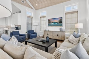 3rd Floor, Primary Living Room