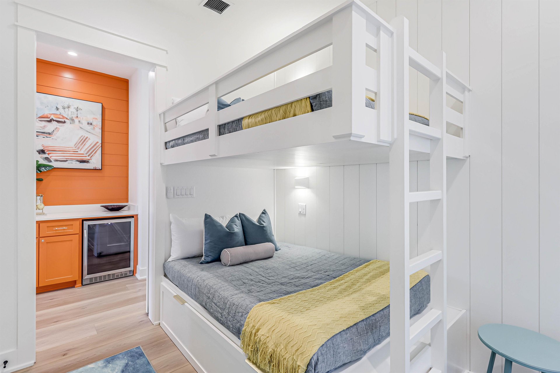 Bunk Room with Shared Bathroom, 1st Floor