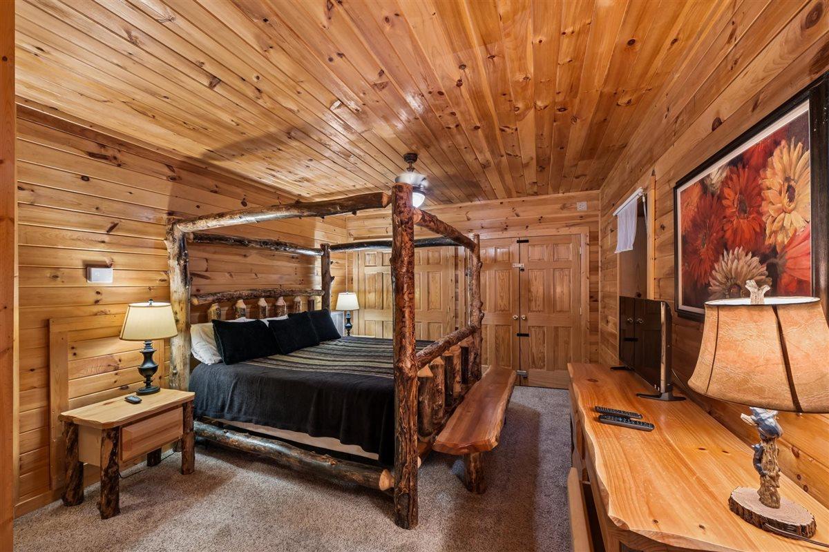 68Primary Bedroom
