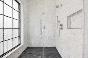 2nd Queen Bathroom, 1st Floor