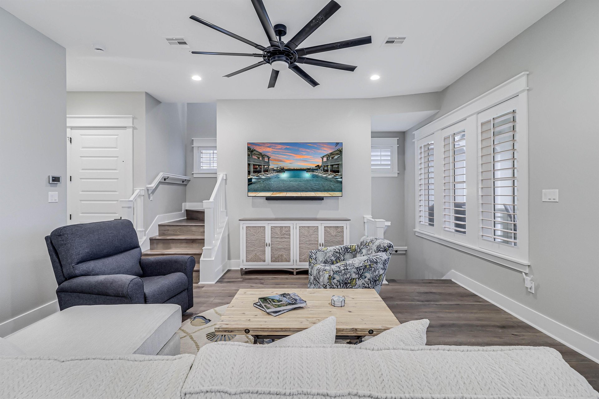 Living Area, 2nd Floor