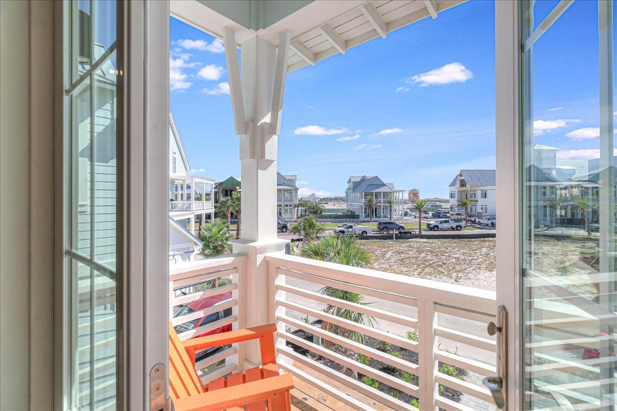 Primary King Private Deck, 2nd Floor