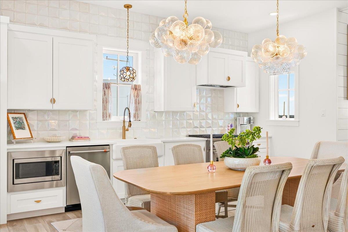 Kitchen, 1st Floor