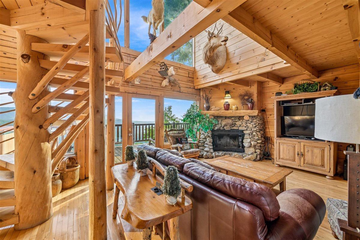 21Living Room