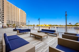 Laketown Wharf 637  Tropical Vibes 27