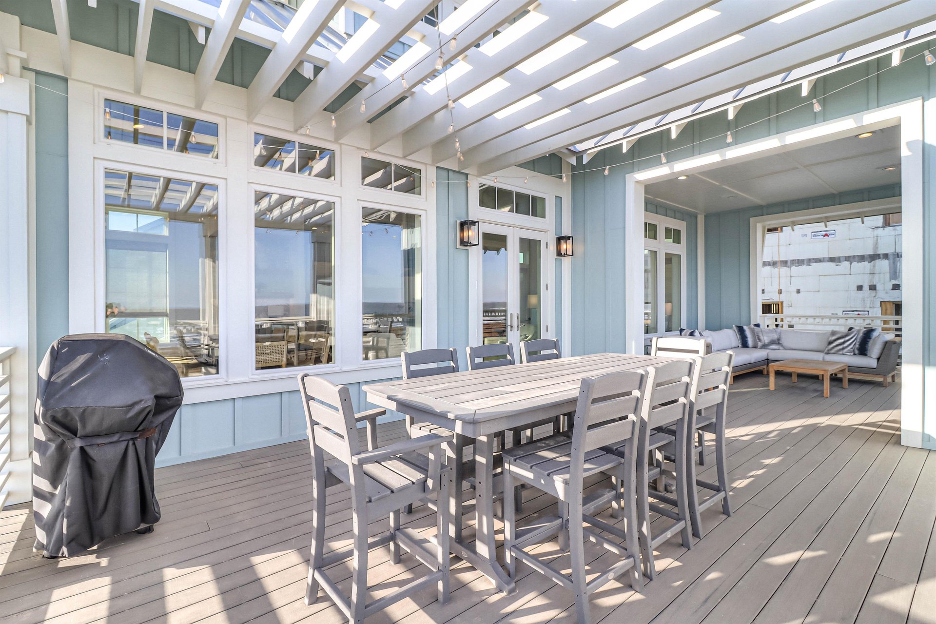 Expansive Dining  Grilling Deck, 3rd Floor