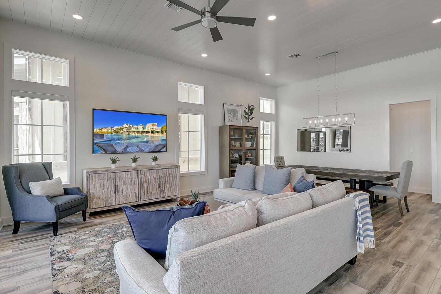 2nd Floor Living Area