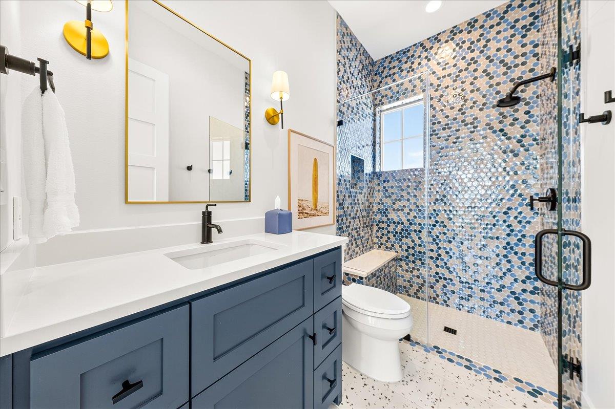 Hallway Bathroom, 3rd Floor