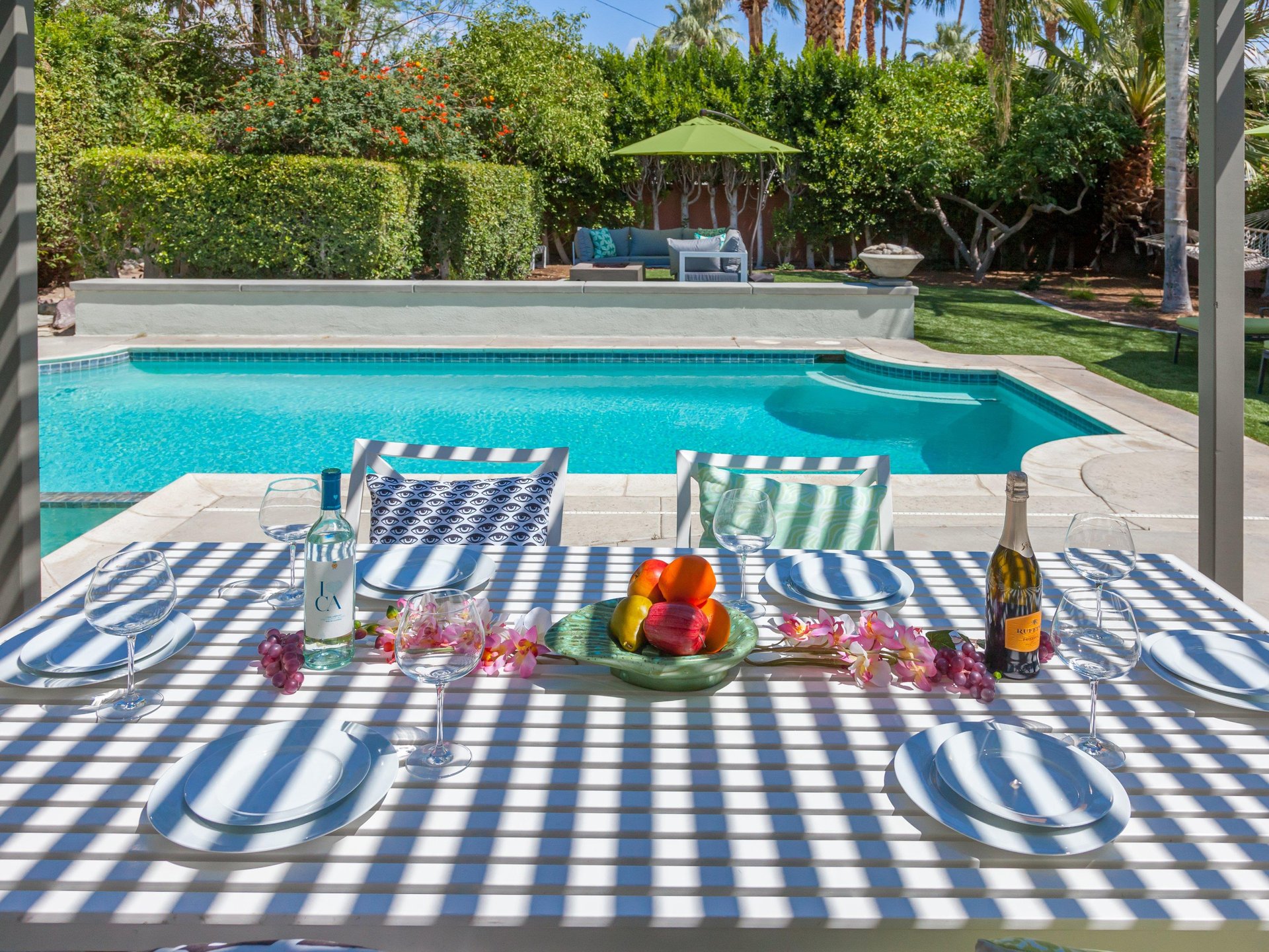Eat alfresco