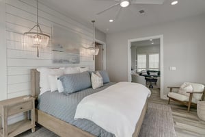 1st Floor King Suite