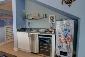Game Room Wet Bar, 3rd Floor