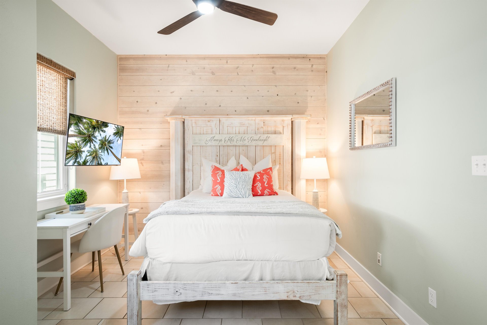 Queen Bedroom, 1st Floor