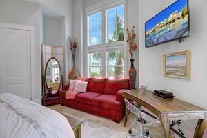 King Bedroom, 2nd Floor