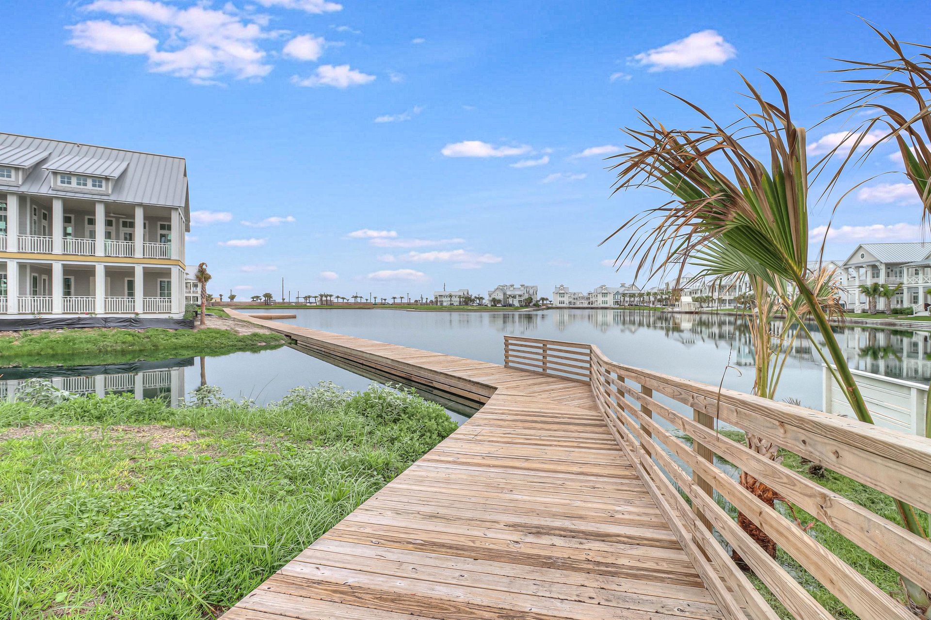 Boardwalk Lake Access, 1st Floor