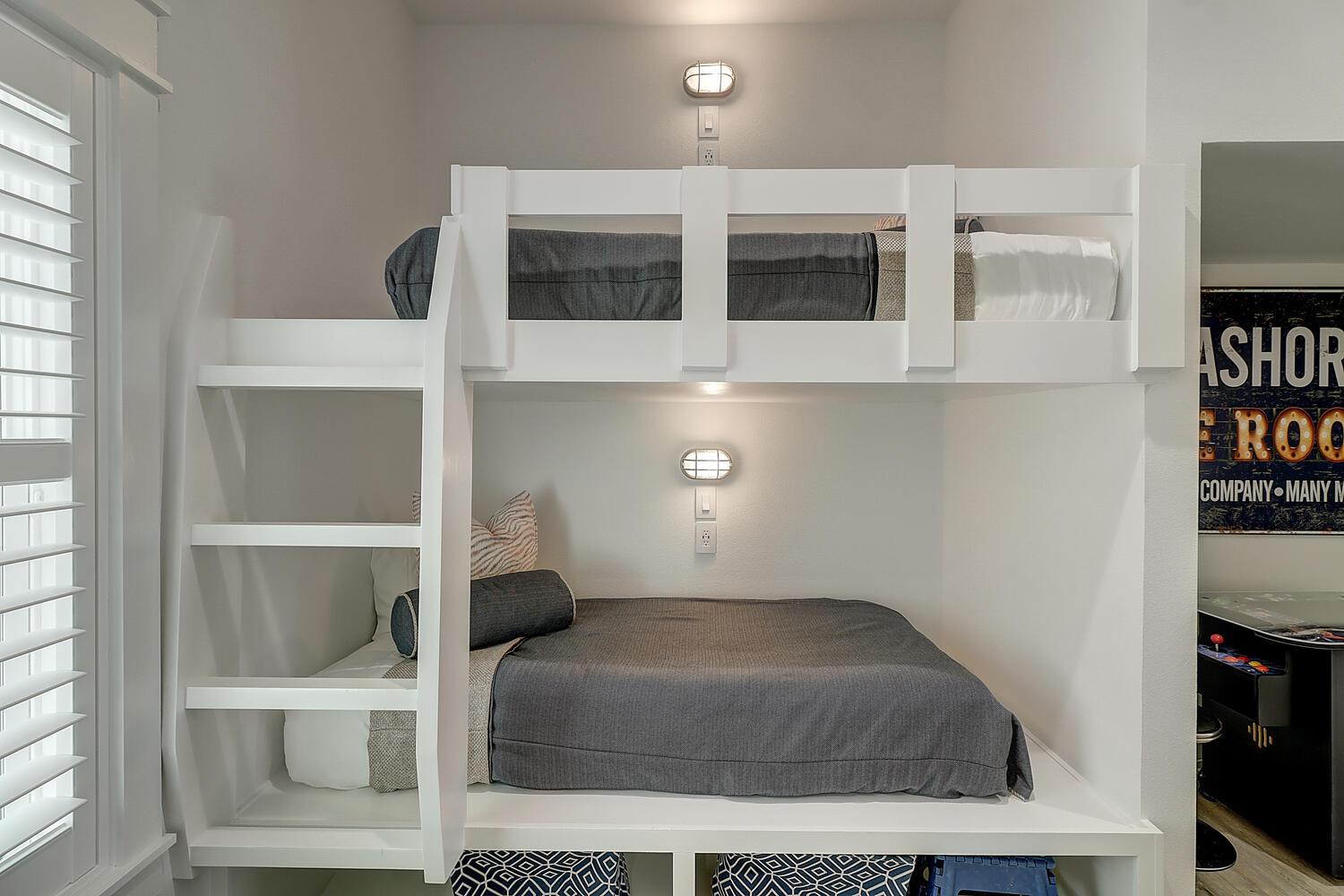 1st Floor TwinTwin Bunk Room