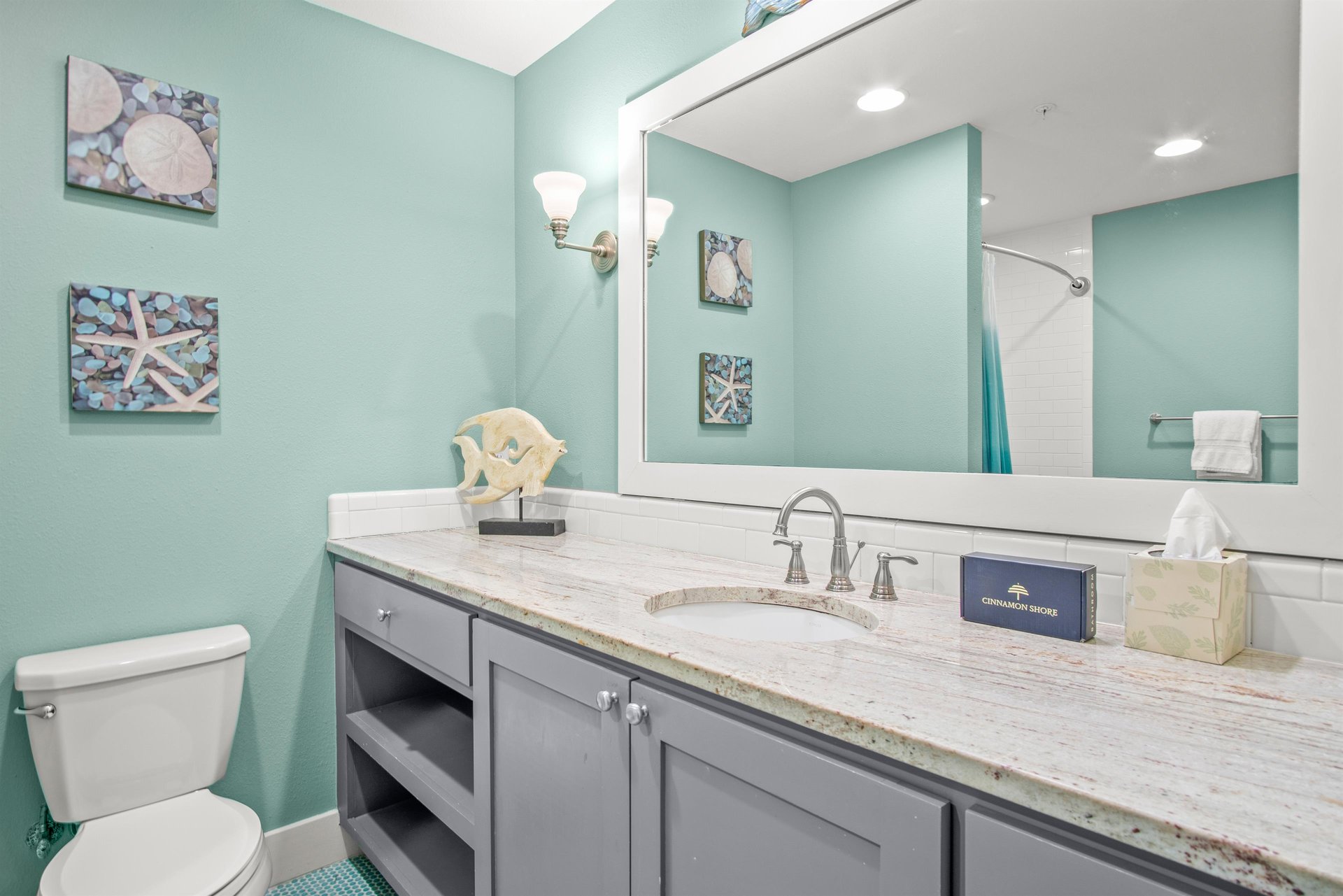 1st Floor King 1st Bedroom Bathroom