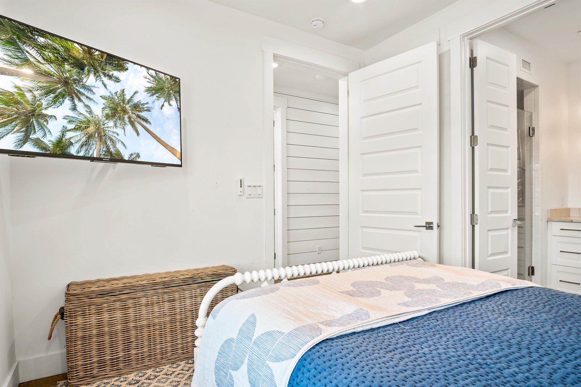 Left Queen Bedroom, 1st Floor