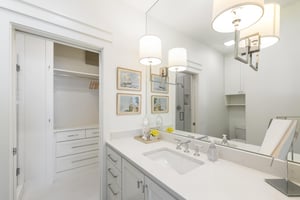 Shared Bathroom, 2nd Floor