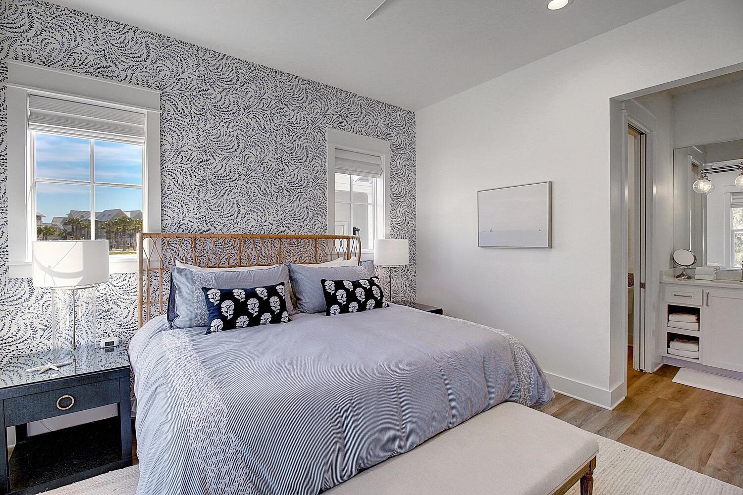 King Bedroom, 1st Floor